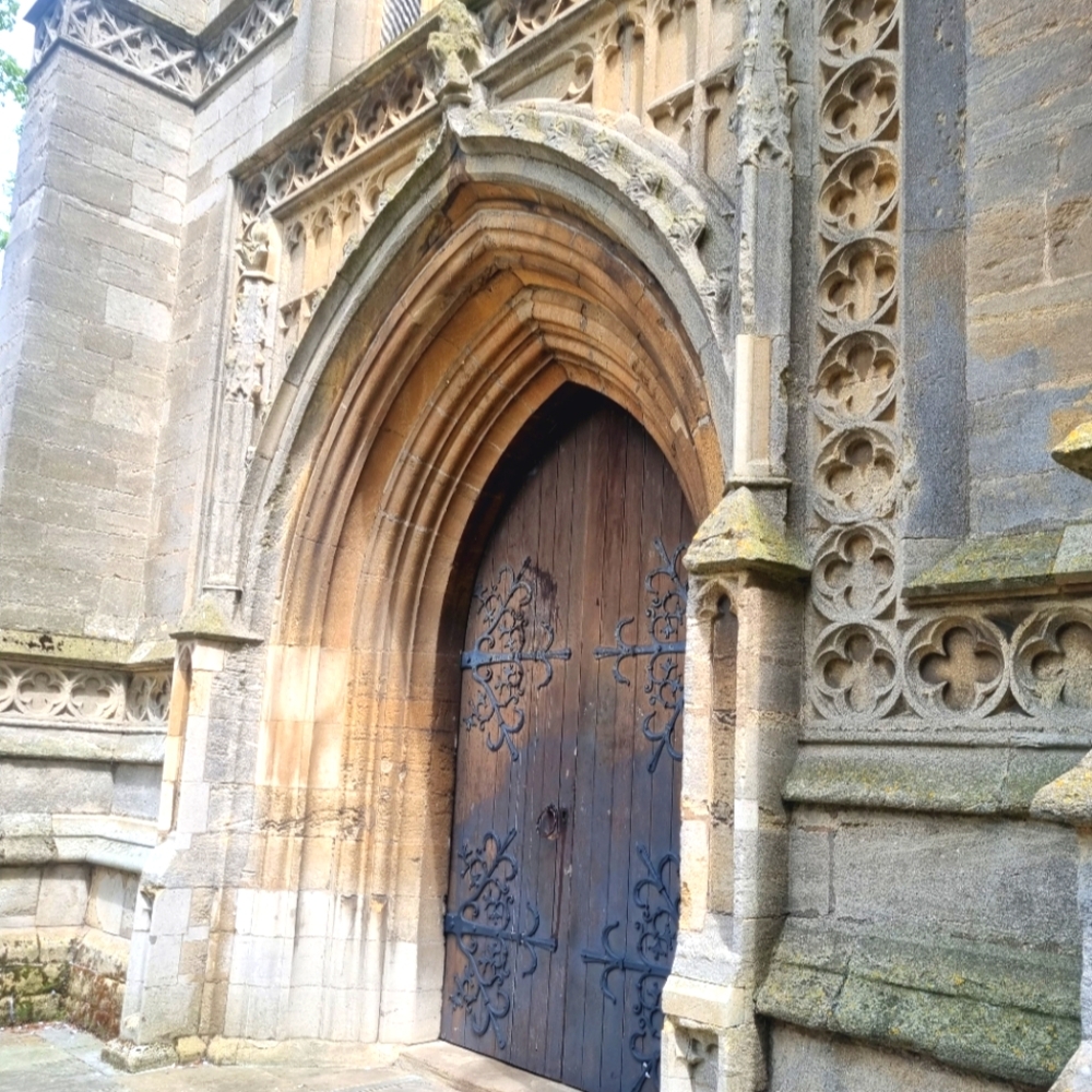 Meet your Posher, Lenore